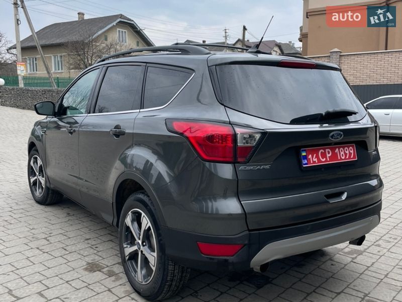 Внедорожник / Кроссовер Ford Escape 2018 в Ивано-Франковске