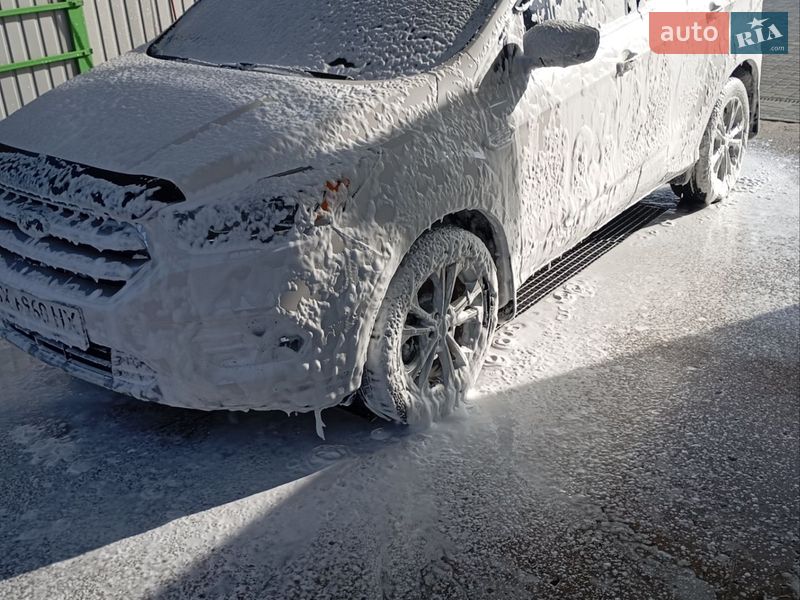 Внедорожник / Кроссовер Ford Escape 2017 в Каменец-Подольском фото 5 Внедорожник / Кроссовер Ford Escape 2017 в Каменец-Подольском