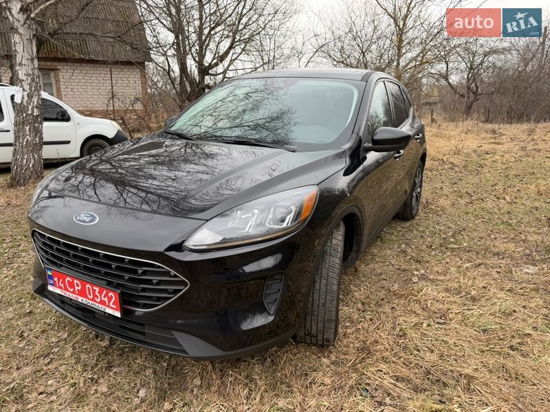 Внедорожник / Кроссовер Ford Escape 2021 в Чернигове