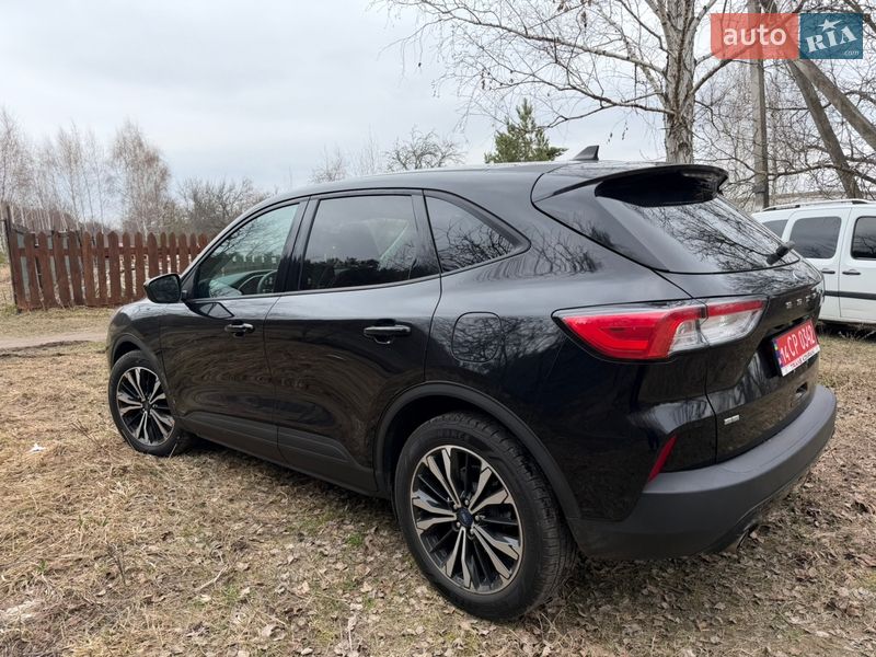 Внедорожник / Кроссовер Ford Escape 2021 в Чернигове
