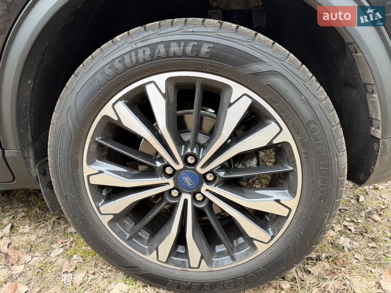 Внедорожник / Кроссовер Ford Escape 2021 в Чернигове