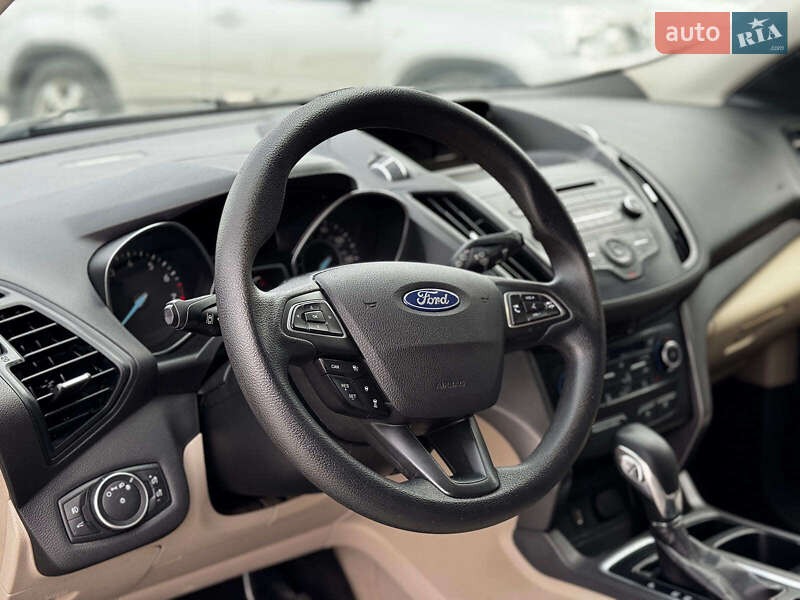 Внедорожник / Кроссовер Ford Escape 2017 в Львове