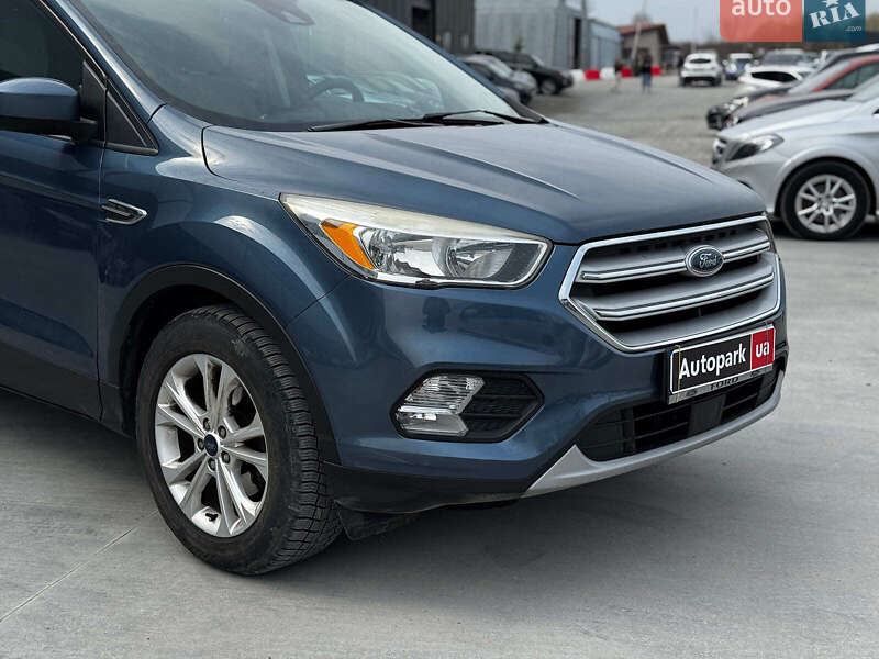 Внедорожник / Кроссовер Ford Escape 2017 в Львове