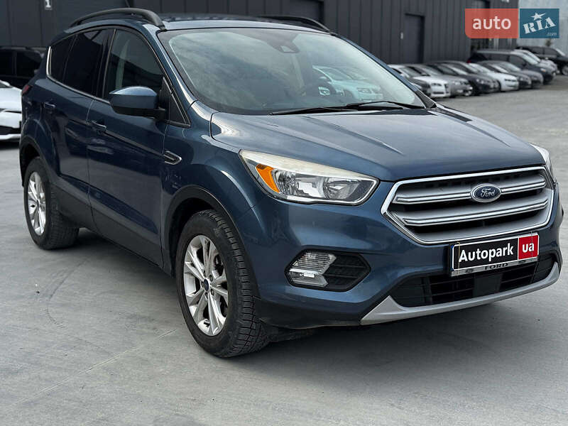 Внедорожник / Кроссовер Ford Escape 2017 в Львове