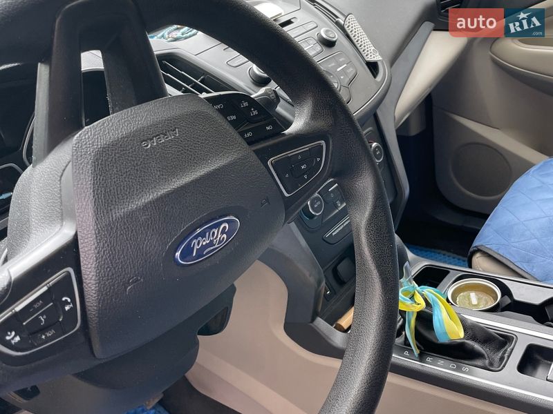 Позашляховик / Кросовер Ford Escape 2016 в Ужгороді