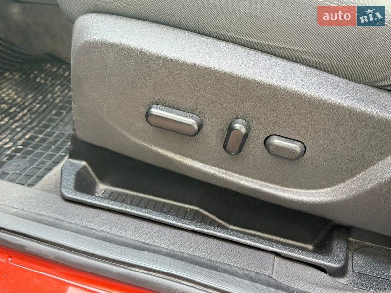 Внедорожник / Кроссовер Ford Escape 2019 в Сумах