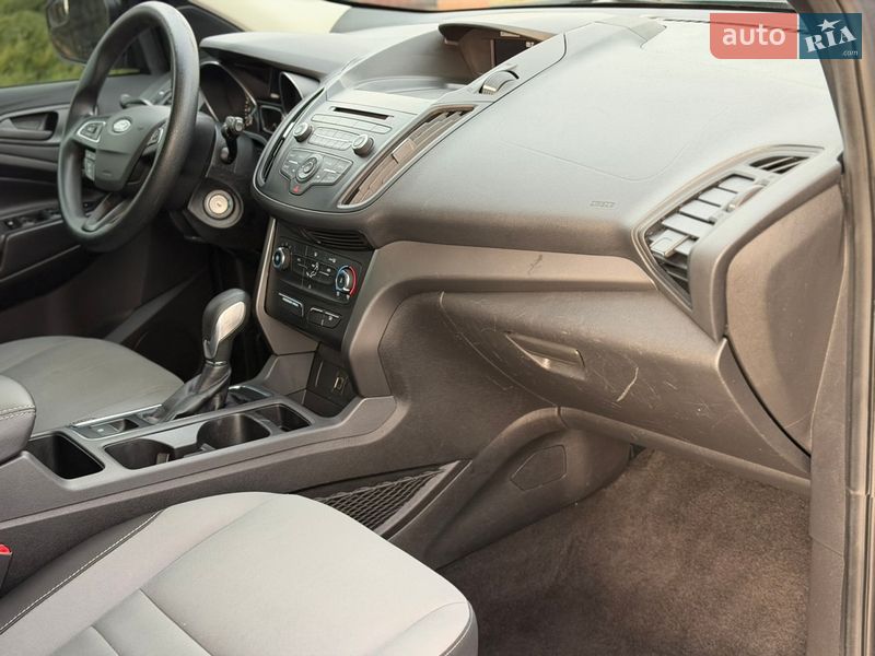 Внедорожник / Кроссовер Ford Escape 2017 в Днепре