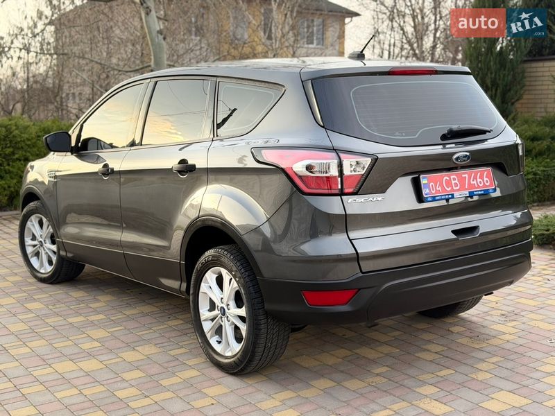 Внедорожник / Кроссовер Ford Escape 2017 в Днепре