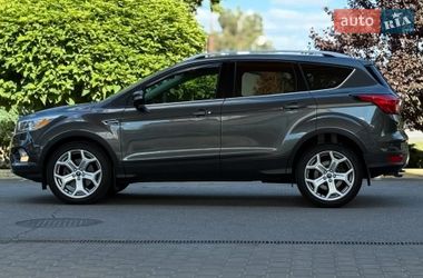 Внедорожник / Кроссовер Ford Escape 2018 в Львове