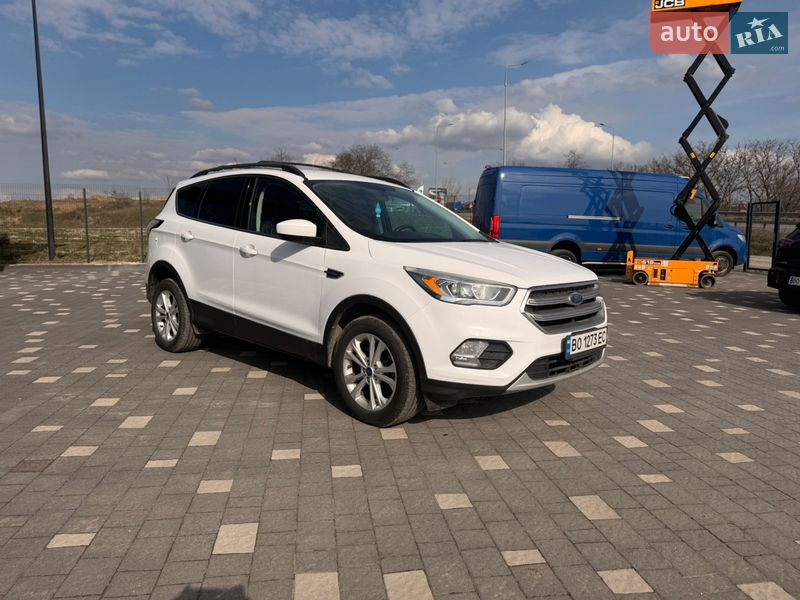 Внедорожник / Кроссовер Ford Escape 2017 в Тернополе