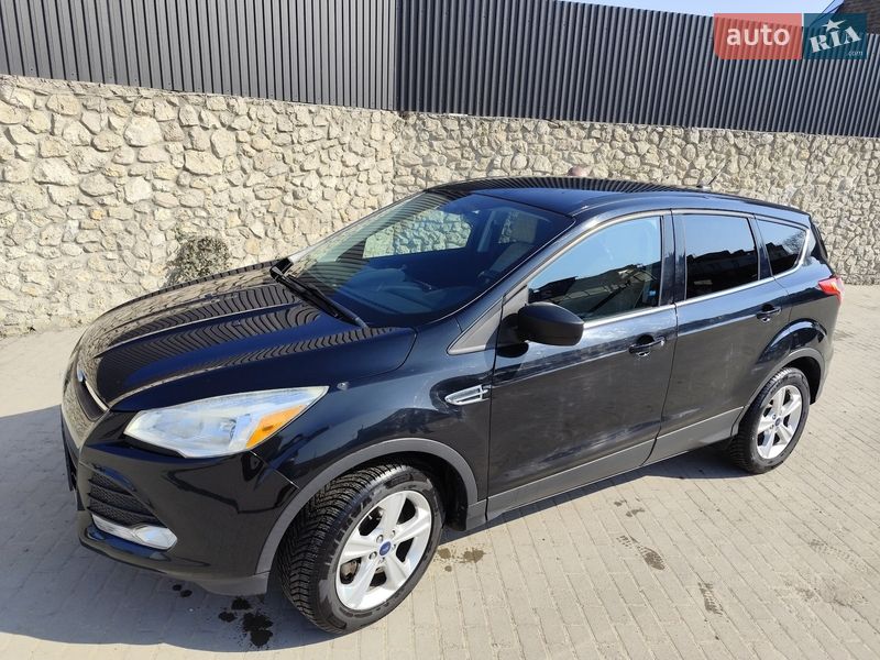 Внедорожник / Кроссовер Ford Escape 2015 в Великой Березовице