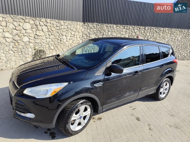 Внедорожник / Кроссовер Ford Escape 2015 в Великой Березовице