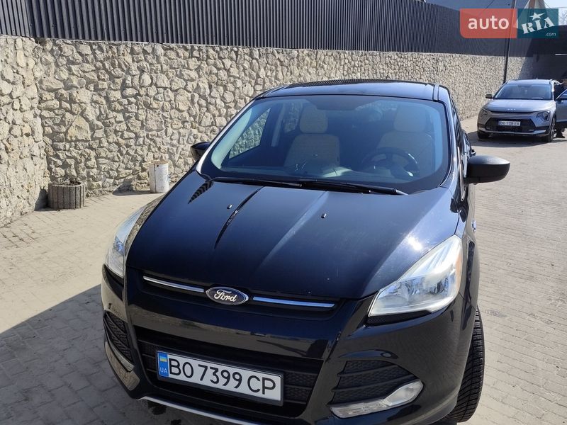 Внедорожник / Кроссовер Ford Escape 2015 в Великой Березовице