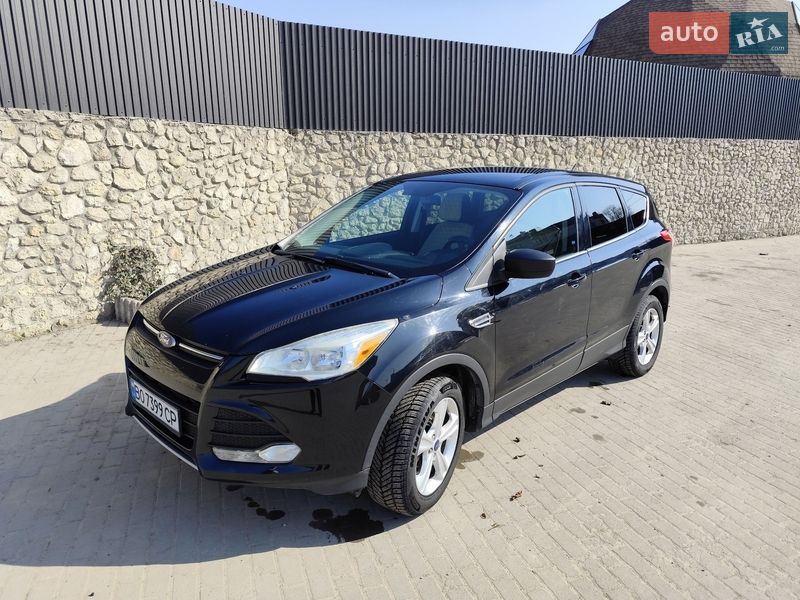 Внедорожник / Кроссовер Ford Escape 2015 в Великой Березовице