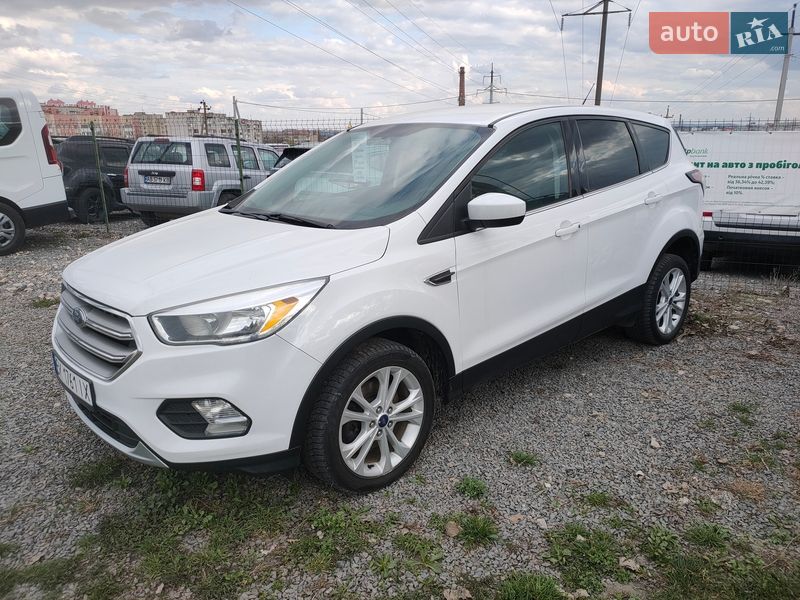 Внедорожник / Кроссовер Ford Escape 2017 в Ровно