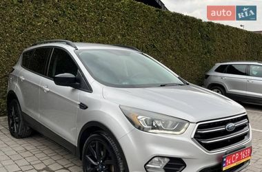 Позашляховик / Кросовер Ford Escape 2017 в Львові