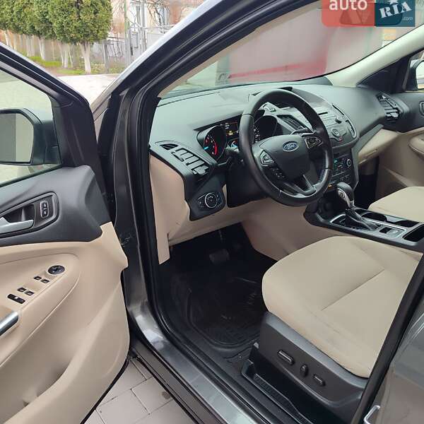 Внедорожник / Кроссовер Ford Escape 2018 в Дубно