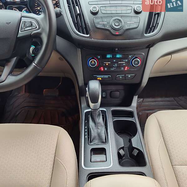 Внедорожник / Кроссовер Ford Escape 2018 в Дубно