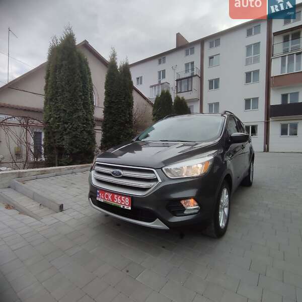 Внедорожник / Кроссовер Ford Escape 2018 в Дубно