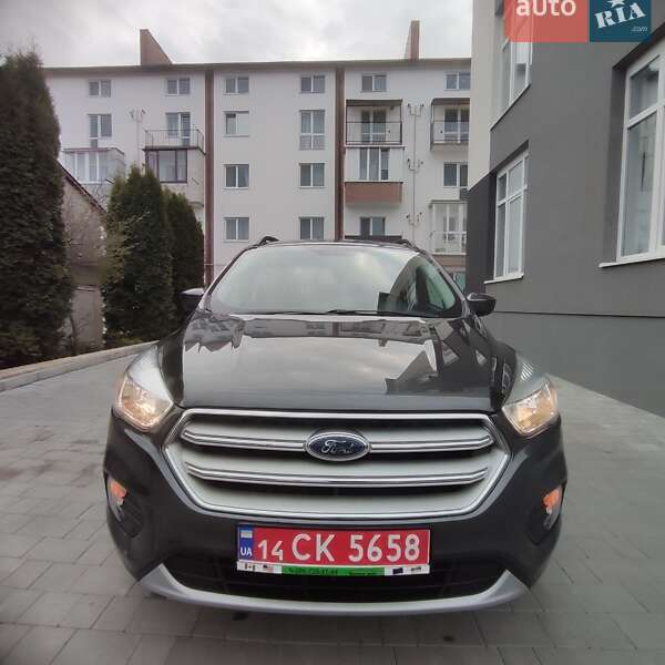 Внедорожник / Кроссовер Ford Escape 2018 в Дубно