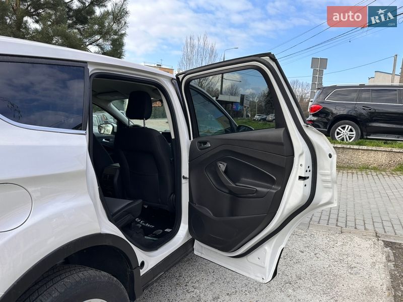 Внедорожник / Кроссовер Ford Escape 2019 в Черновцах