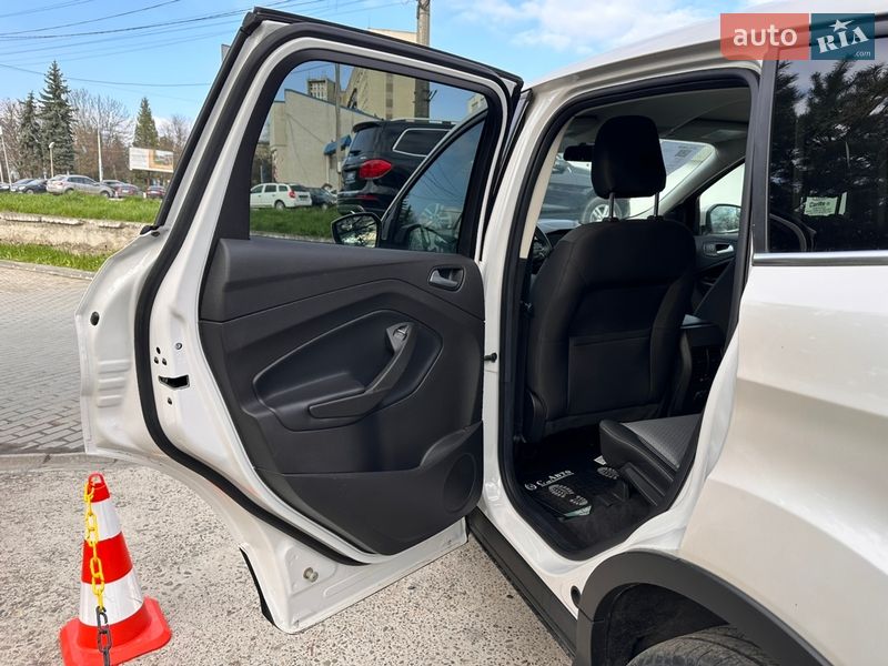Внедорожник / Кроссовер Ford Escape 2019 в Черновцах