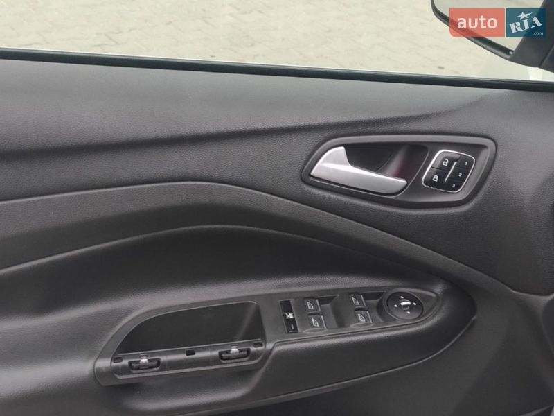 Внедорожник / Кроссовер Ford Escape 2013 в Монастыриске