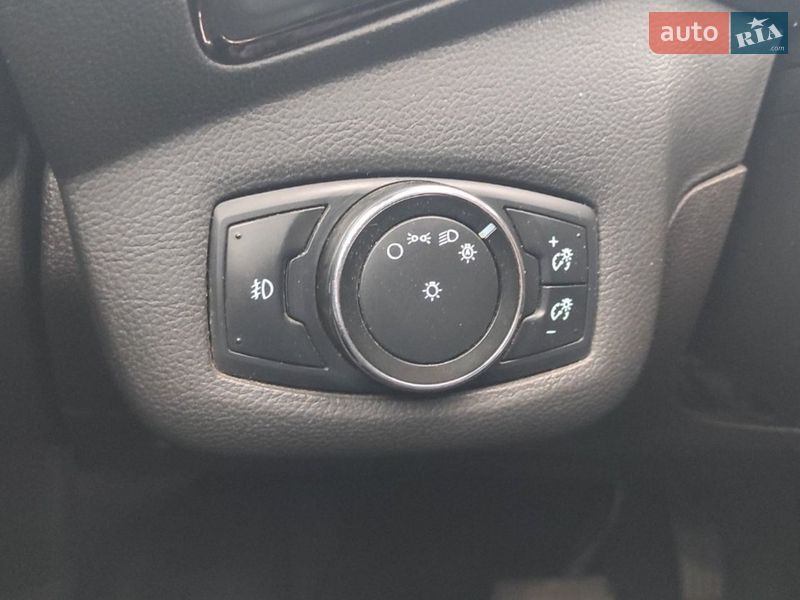 Внедорожник / Кроссовер Ford Escape 2013 в Монастыриске