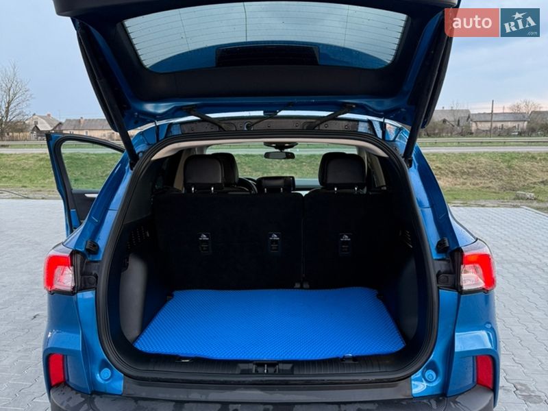 Позашляховик / Кросовер Ford Escape 2019 в Бродах