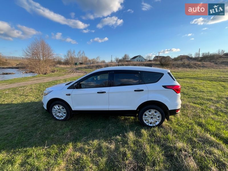Позашляховик / Кросовер Ford Escape 2019 в Сумах