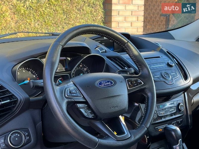 Позашляховик / Кросовер Ford Escape 2017 в Львові