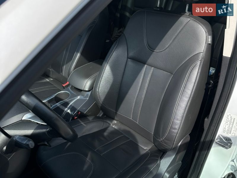 Позашляховик / Кросовер Ford Escape 2013 в Луцьку