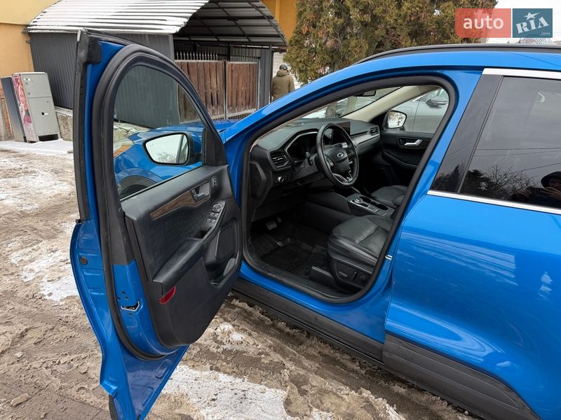Позашляховик / Кросовер Ford Escape 2020 в Рівному