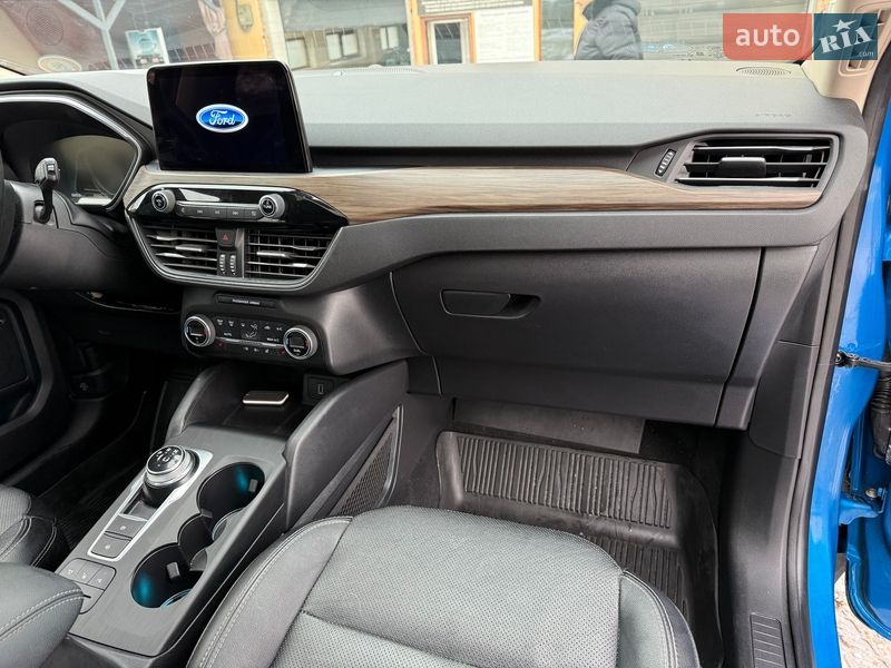 Позашляховик / Кросовер Ford Escape 2020 в Рівному