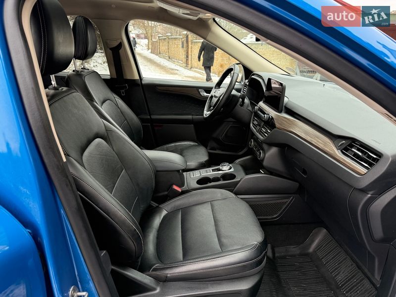 Позашляховик / Кросовер Ford Escape 2020 в Рівному