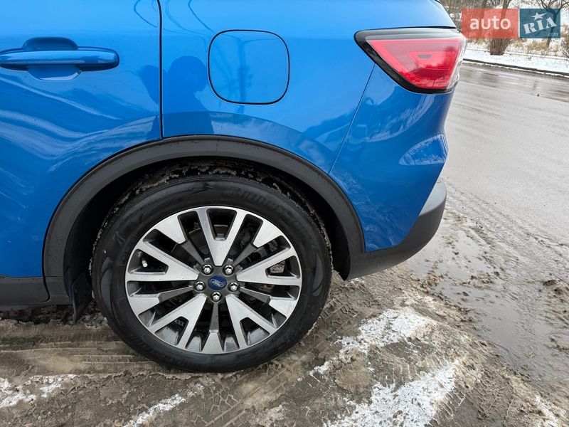 Позашляховик / Кросовер Ford Escape 2020 в Рівному