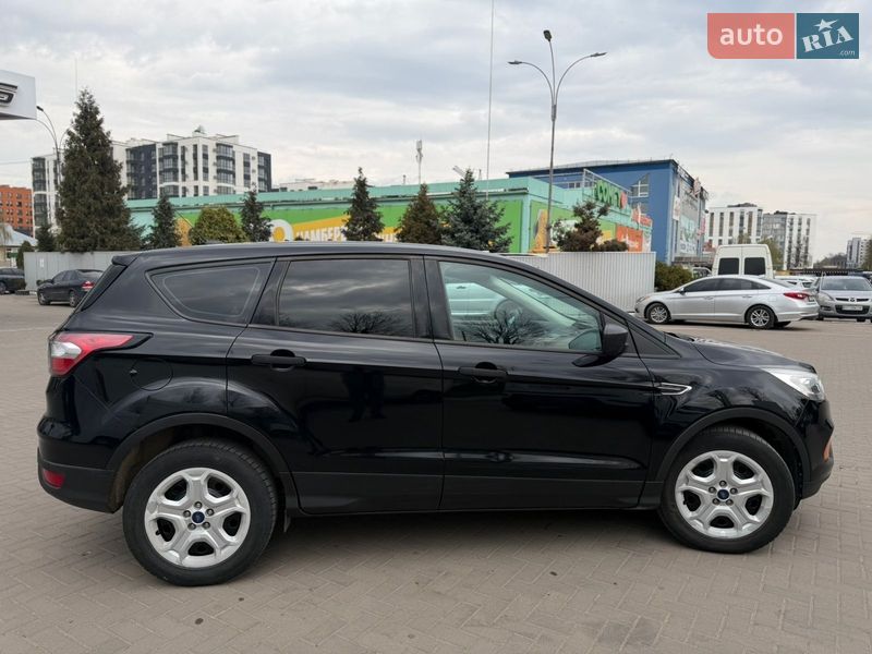 Внедорожник / Кроссовер Ford Escape 2016 в Ивано-Франковске