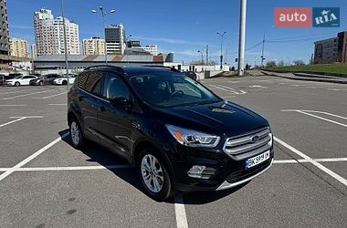 Позашляховик / Кросовер Ford Escape 2017 в Києві