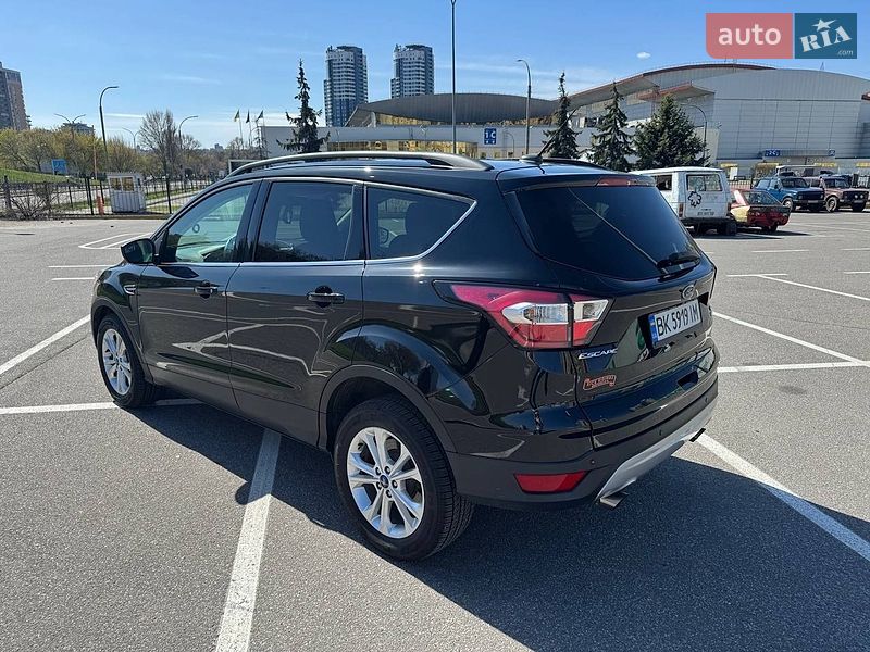 Позашляховик / Кросовер Ford Escape 2017 в Києві