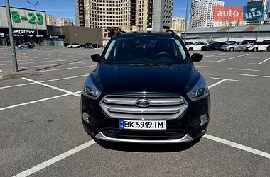 Позашляховик / Кросовер Ford Escape 2017 в Києві