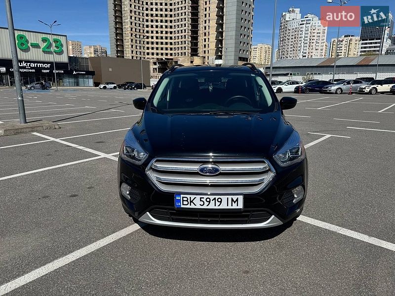 Позашляховик / Кросовер Ford Escape 2017 в Києві