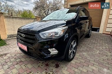 Внедорожник / Кроссовер Ford Escape 2017 в Черновцах
