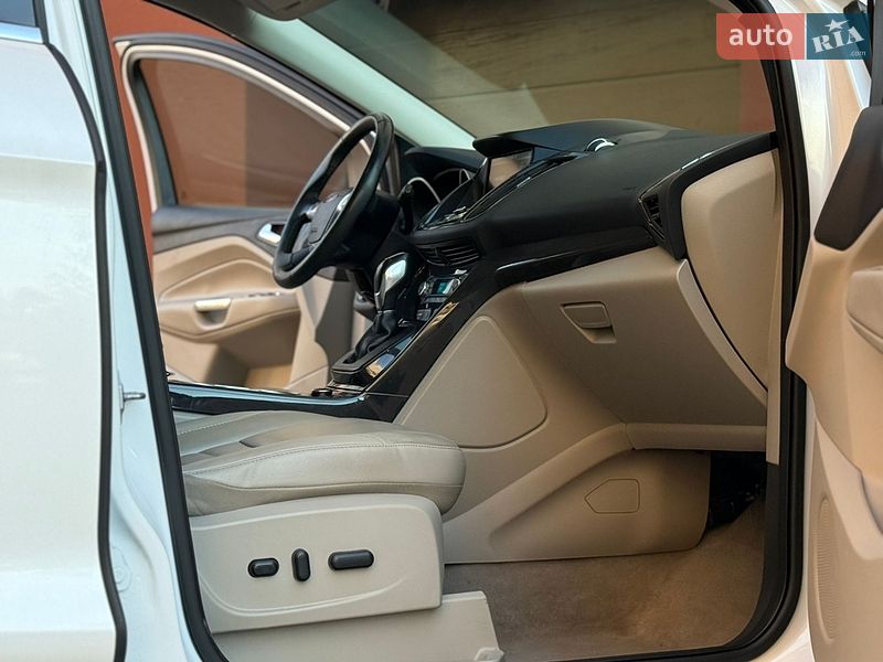Позашляховик / Кросовер Ford Escape 2015 в Івано-Франківську