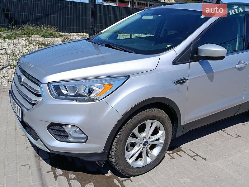 Позашляховик / Кросовер Ford Escape 2019 в Городенці