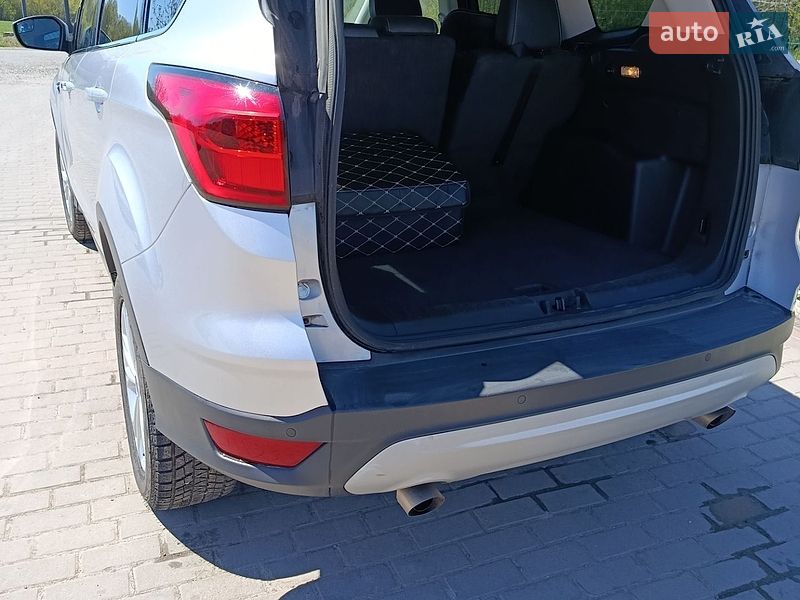 Позашляховик / Кросовер Ford Escape 2019 в Городенці