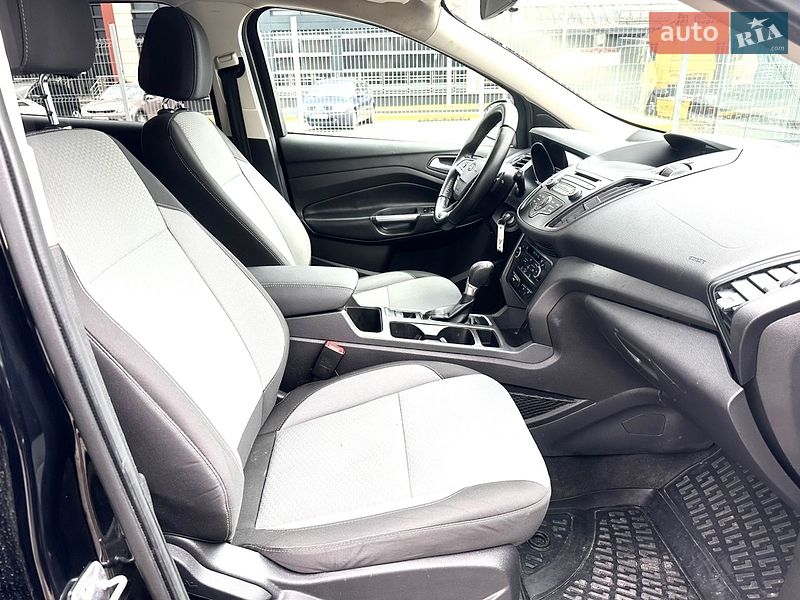 Внедорожник / Кроссовер Ford Escape 2017 в Львове