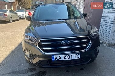 Внедорожник / Кроссовер Ford Escape 2016 в Киеве