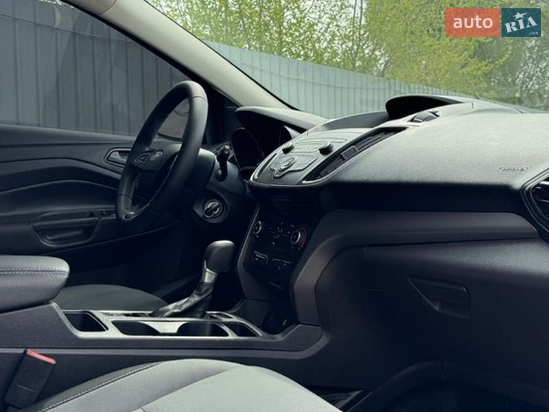 Внедорожник / Кроссовер Ford Escape 2019 в Днепре