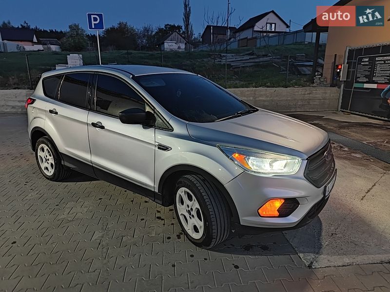 Внедорожник / Кроссовер Ford Escape 2017 в Киеве