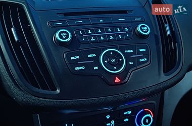 Внедорожник / Кроссовер Ford Escape 2017 в Киеве